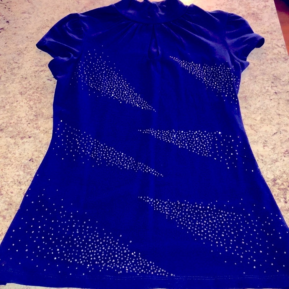 Express High Neck Short Sleeve Peephole Shirt - Picture 1 of 8